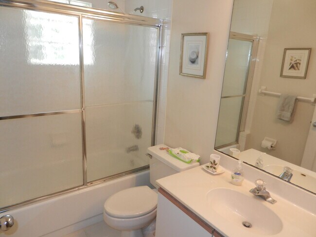 Building Photo - 301 Muirfield Ct