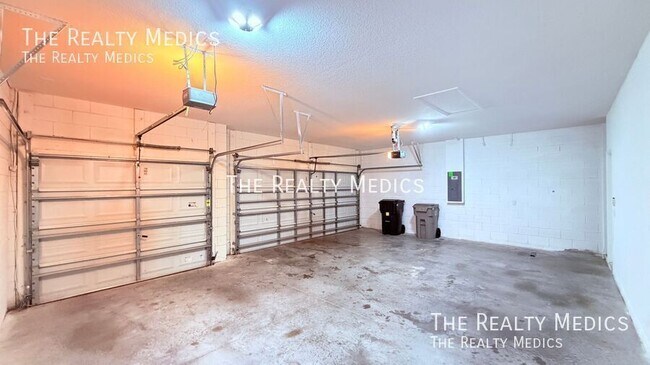 Building Photo - 4067 Knott Dr
