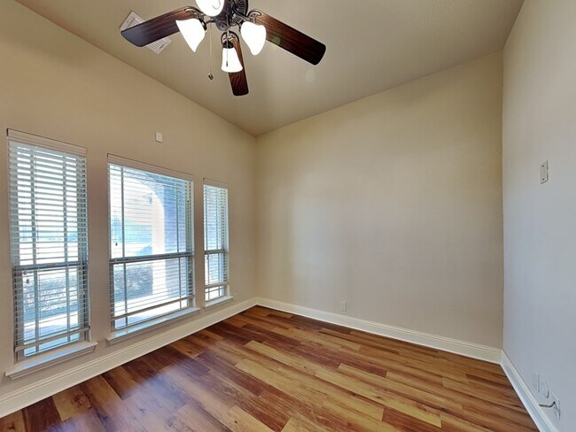 Building Photo - 1517 Yellowthroat Dr