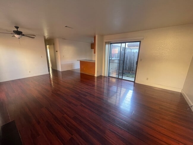 Building Photo - 8744 Fox Creek Dr