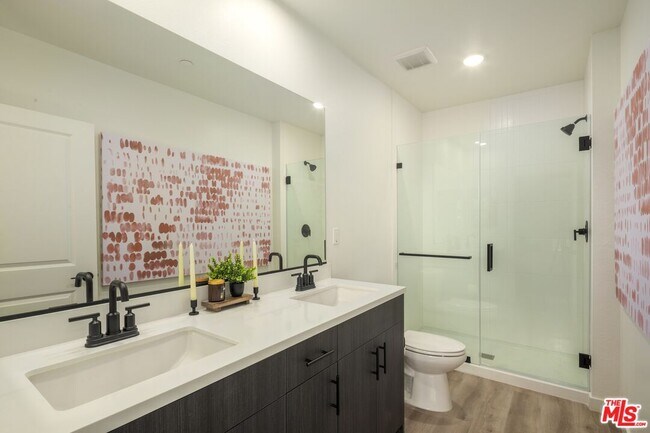 Building Photo - 1805 W Bankside Wy