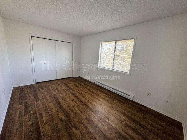 Building Photo - 2406 Marquette Rd