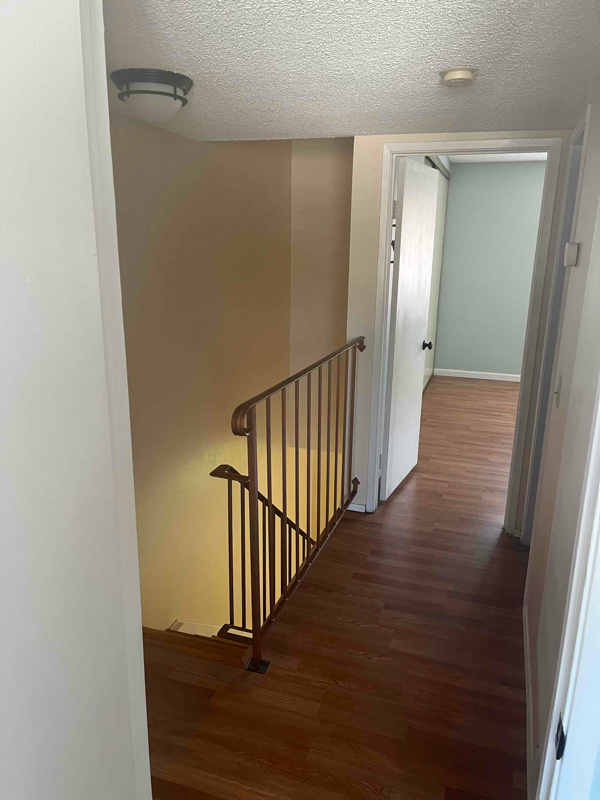 Building Photo - 565 Beverly Pl