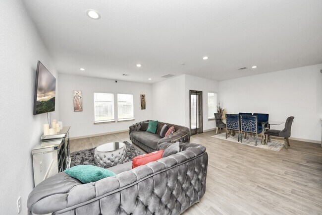 Building Photo - 311 John House Ln