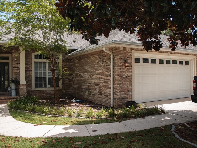 Building Photo - 807 Coldwater Creek Cir