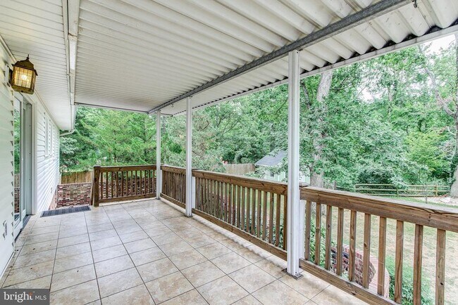 Building Photo - 3809 Great Neck Ct