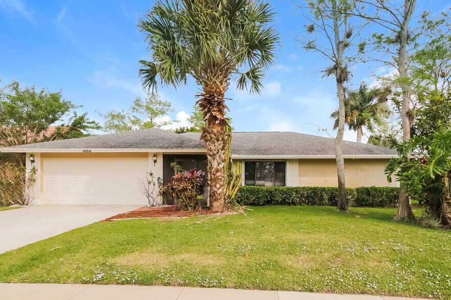 Primary Photo - 1653 Primrose Ln