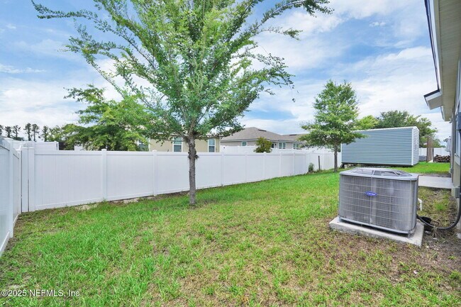 Building Photo - 1983 Pebble Point Dr