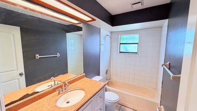 Building Photo - Pet-Friendly 3BR Home with Spacious Yard – No HOA!