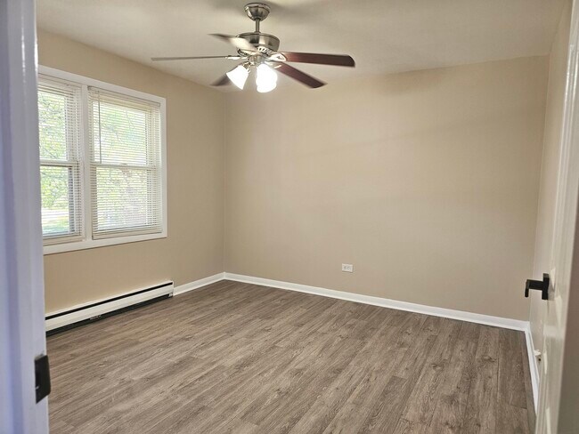 Building Photo - 6862 W Lode Dr