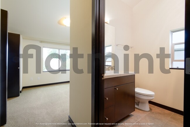 Building Photo - 1512 44th Ave SW