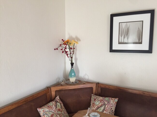 living room - 3010 S Downing St