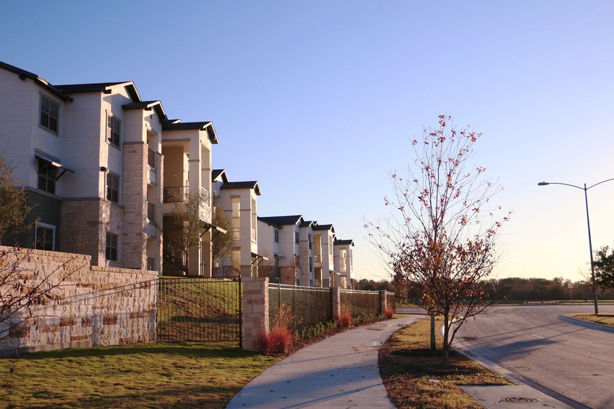 Estancia Villas Manchaca, TX Apartment Finder