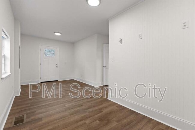 Building Photo - 3919 Weldon Dr