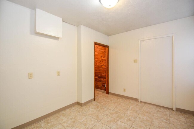Interior Photo - 404 East 20th