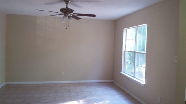 Building Photo - 2577 Eddie Rd