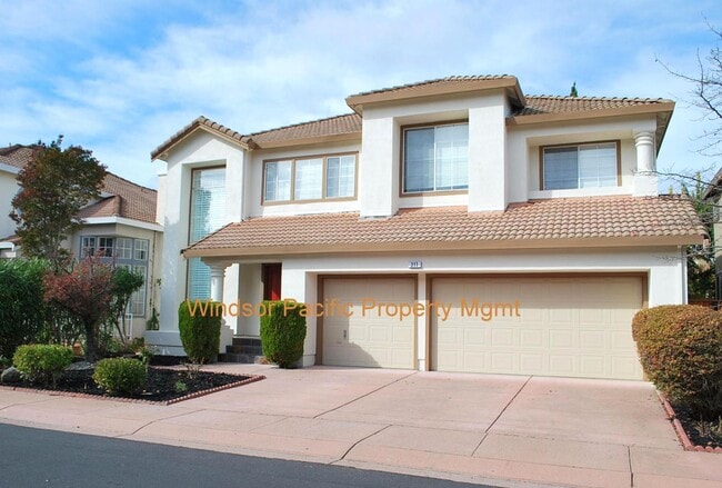 Building Photo - NEW PRICE ! Updated Detached Home in Gated...