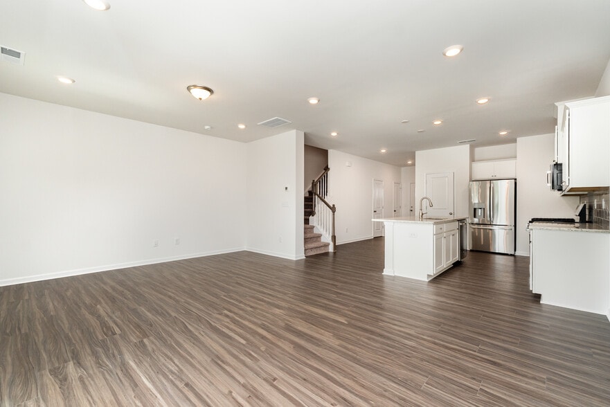 Building Photo - 3209 Lilac Grove Dr