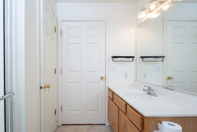 Building Photo - 108 Evergreen Pl