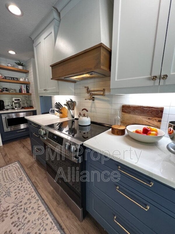 Building Photo - 4044 Tenita Dr