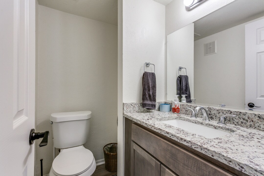Building Photo - 4120 Towngate Blvd