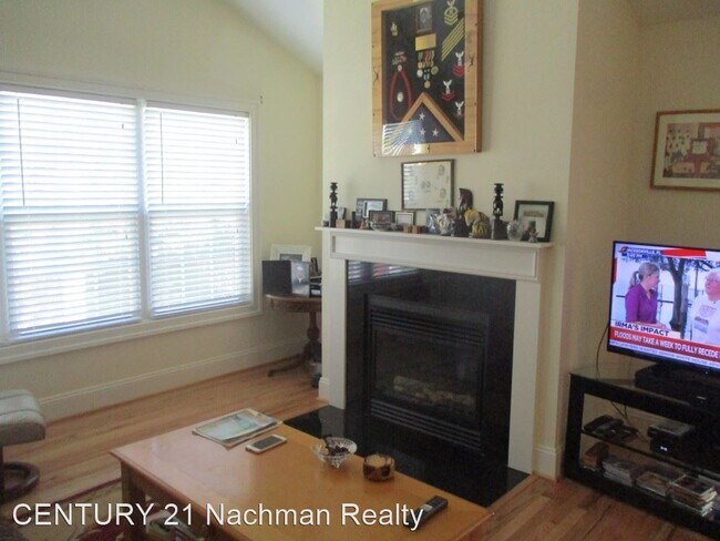Building Photo - 3 br, 2 bath House - 3812 War Hill Green