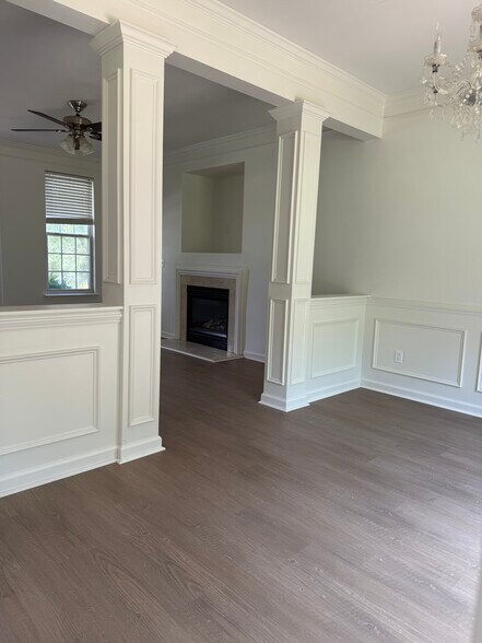Building Photo - 4101 Woodbury Terrace NW