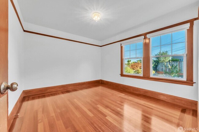 Building Photo - 80 Corona St