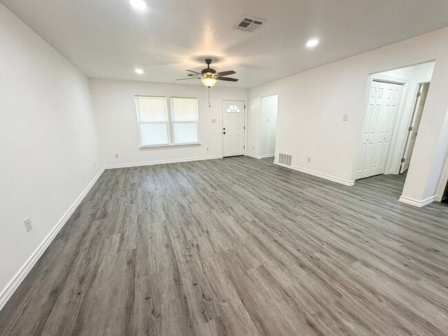 Building Photo - *NEW CONSTRUCTION* 3-Bedroom 2-Bathroom Ho...
