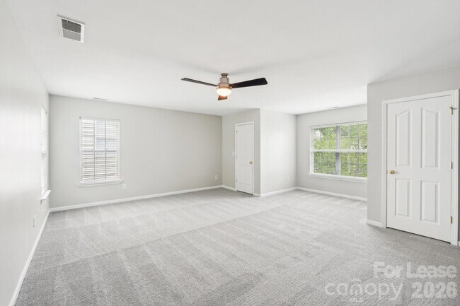 Building Photo - 14417 Laurel Tree Ln