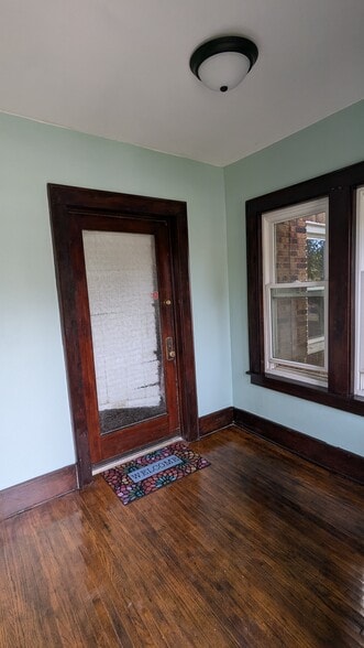 Front Porch - 411 Humphrey St