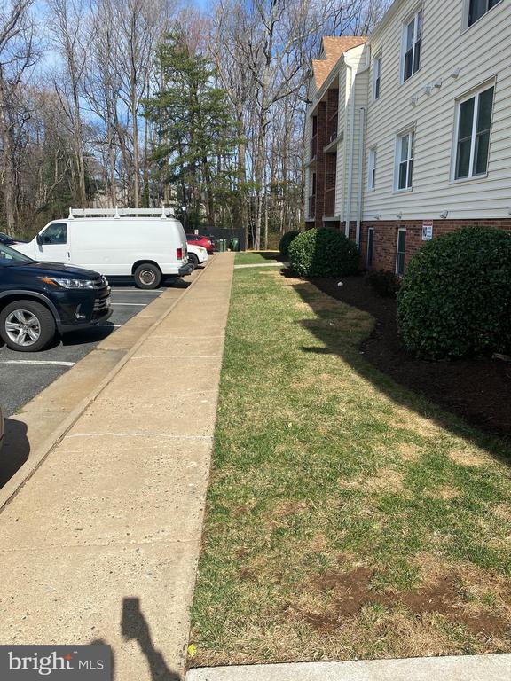 Building Photo - 200 Chesterfield Ln