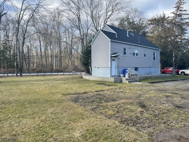 Building Photo - 246 Beaverbrook Rd