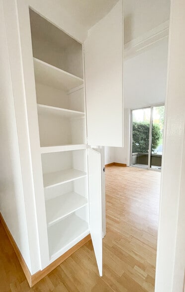 Building Photo - 4242 6th Ave