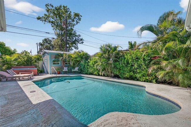 Building Photo - 2444 34th Ave N