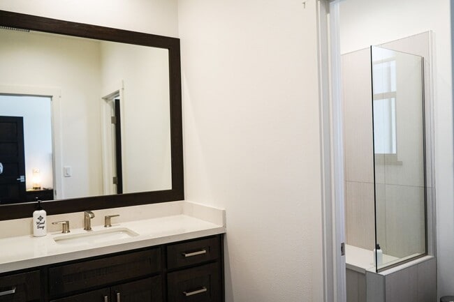 Building Photo - Live Comfortably at CreekHouse – Available...