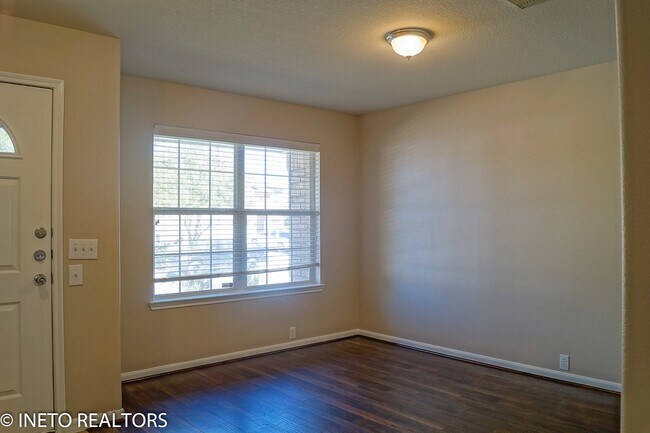 Building Photo - 2819 Foster Hill Dr