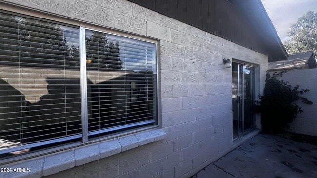 Building Photo - 3337 S Parkside Dr