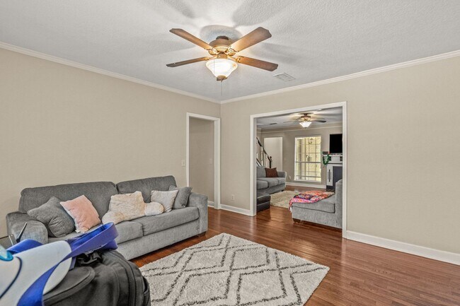Building Photo - 3518 Westcliff Rd S