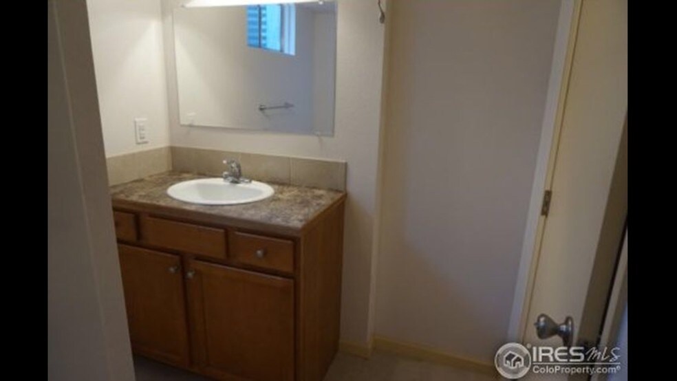 Bathroom - 1001 47th Ave