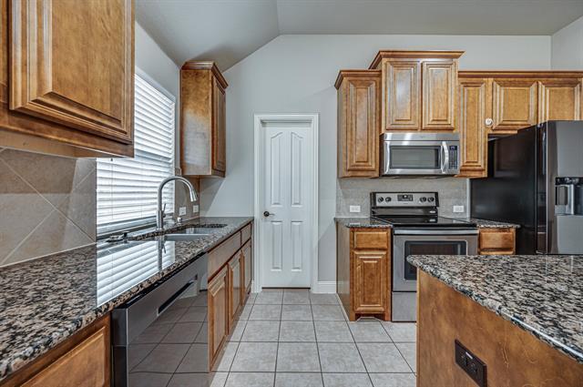 Building Photo - 6625 Thistle Wood Dr