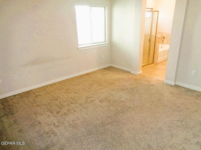 Building Photo - 14932 Tierra Haven Ave