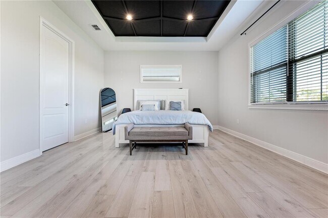 Building Photo - 13019 Stanthorne Ave