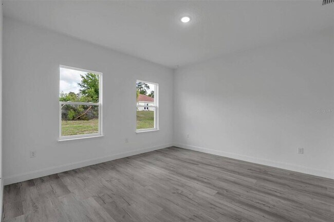 Building Photo - 2211 SW 153rd Pl Rd