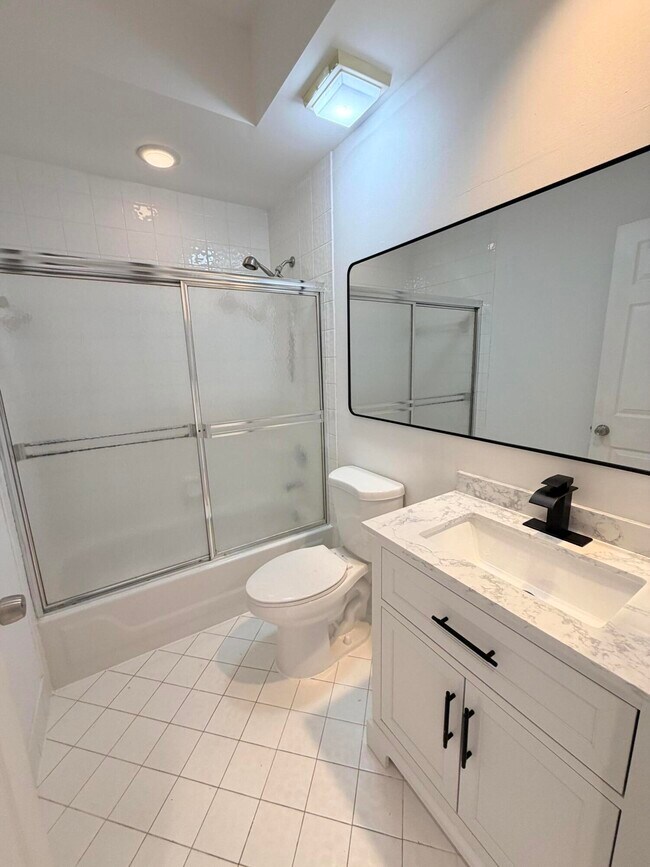 Building Photo - 133 Woodlake Cir