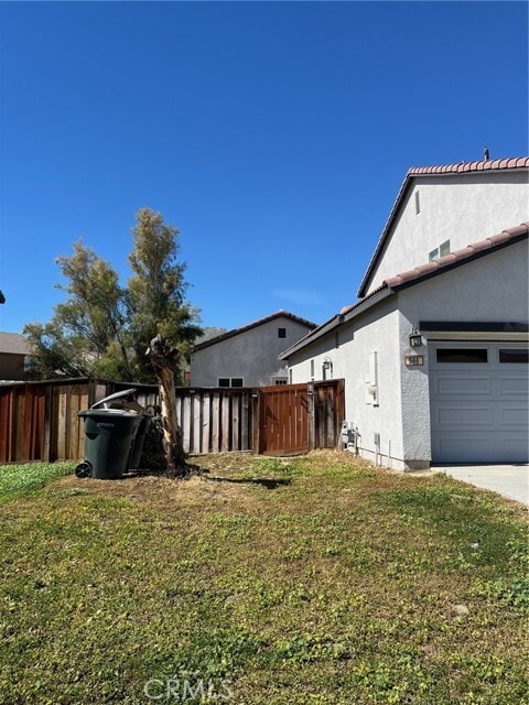 Building Photo - 566 Wamblee Ln