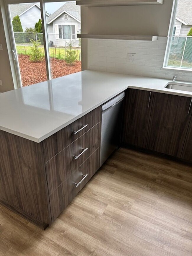Building Photo - Modern Multi-Gen Living- Brand New