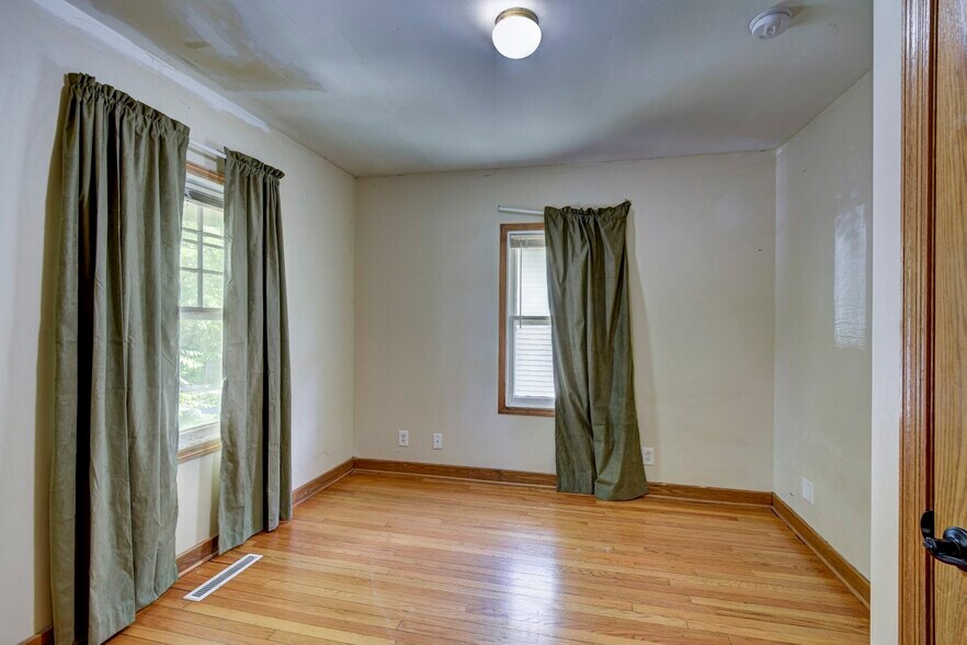 Building Photo - 307 N 31st St