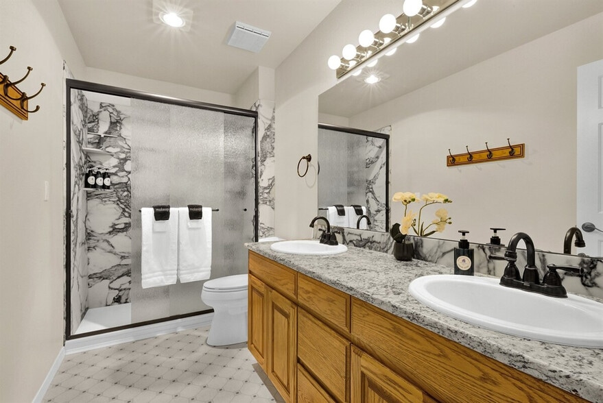 Building Photo - 1602 N Wimbledon Pl
