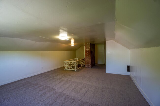 Building Photo - Charming Single Family Home One Block From...